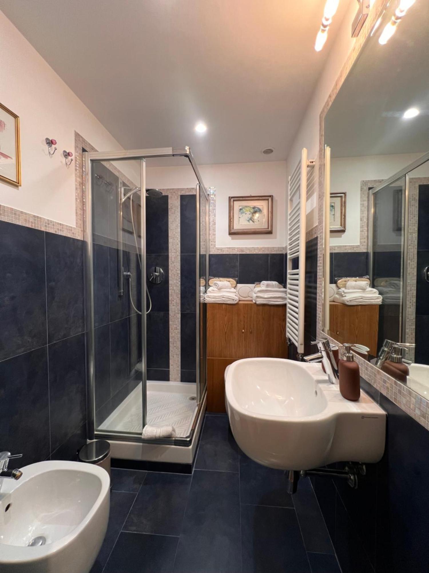 A Casa Di Lu, Al Colosseo - Guest House Rome Luaran gambar