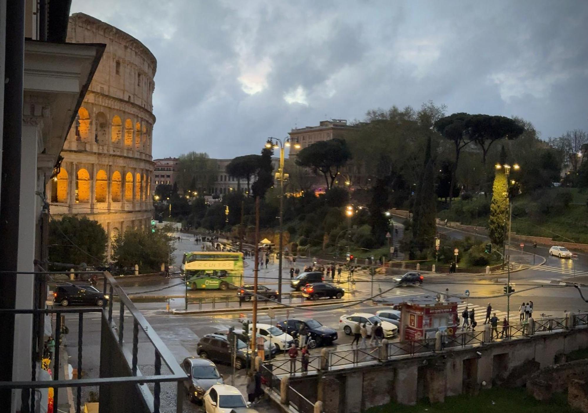 A Casa Di Lu, Al Colosseo - Guest House Rome Luaran gambar