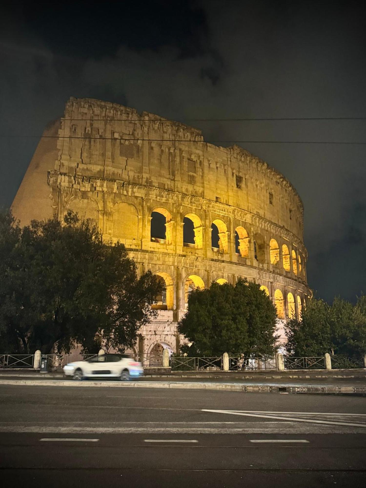 A Casa Di Lu, Al Colosseo - Guest House Rome Luaran gambar